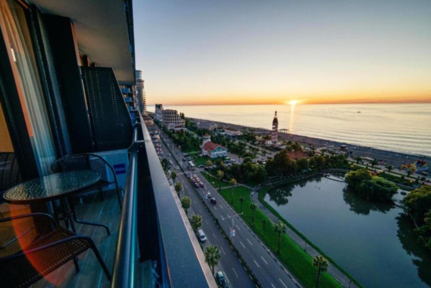Panorama Black Sea View & Aparthotel Batum Dış mekan fotoğraf
